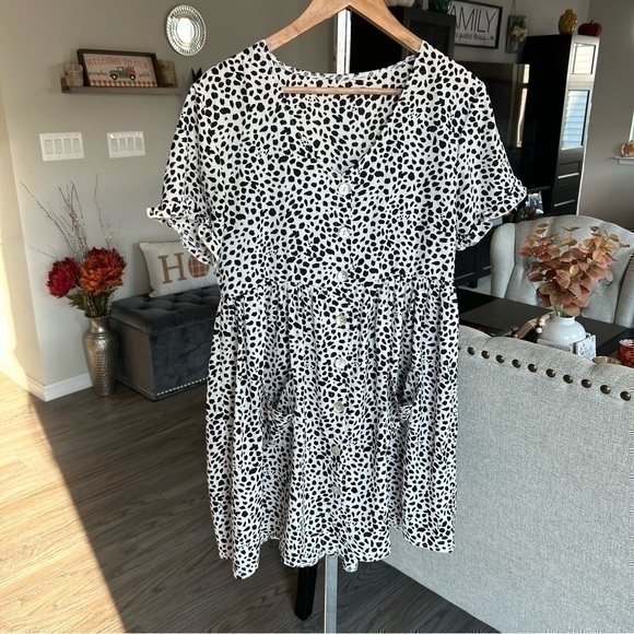 SHEIN Dresses & Skirts - 💋SHEIN Animal print black white baby doll dress 👗 shirt 👚 top M